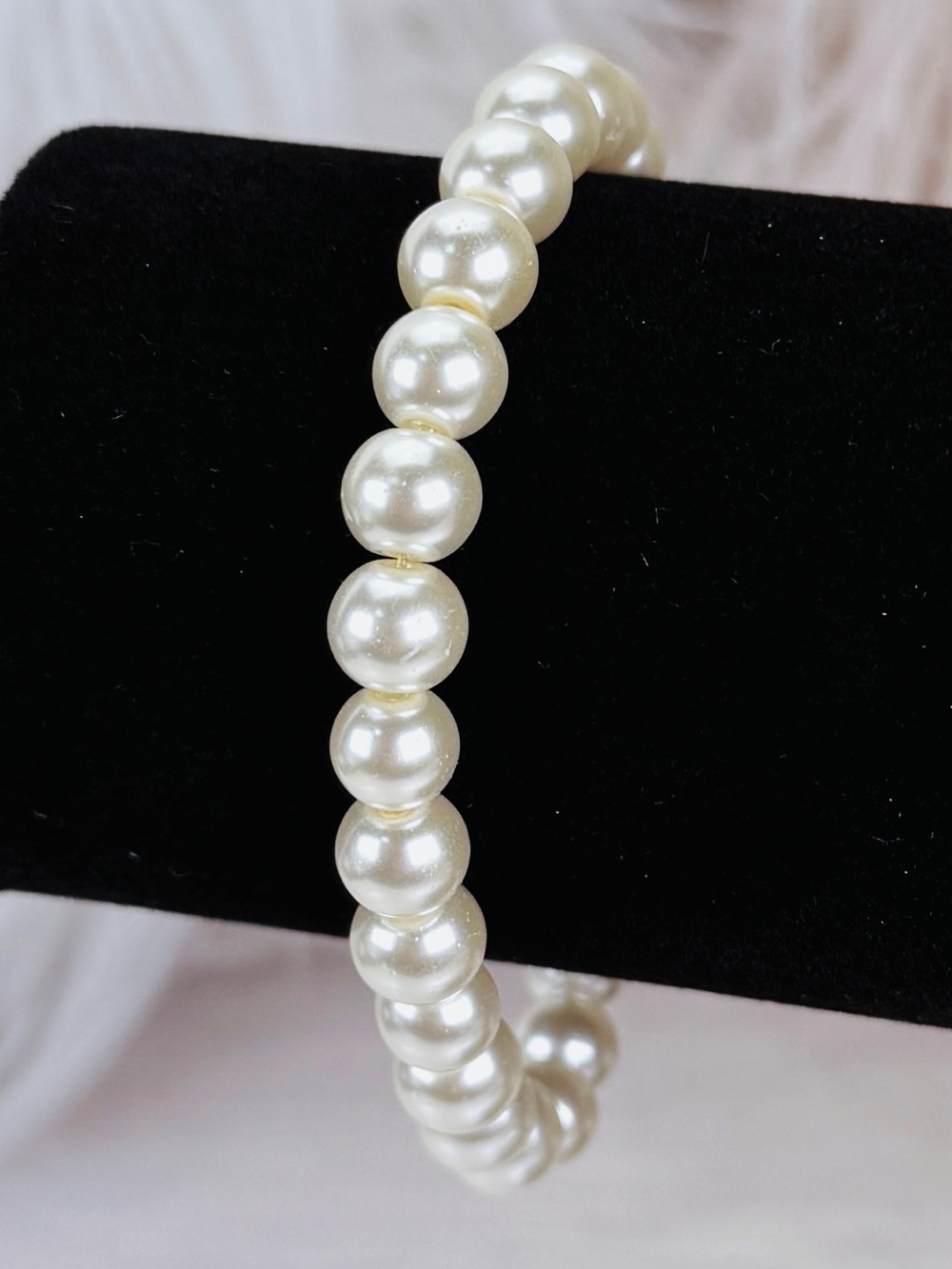 Beautiful Faux Pearl Stretch Bracelet